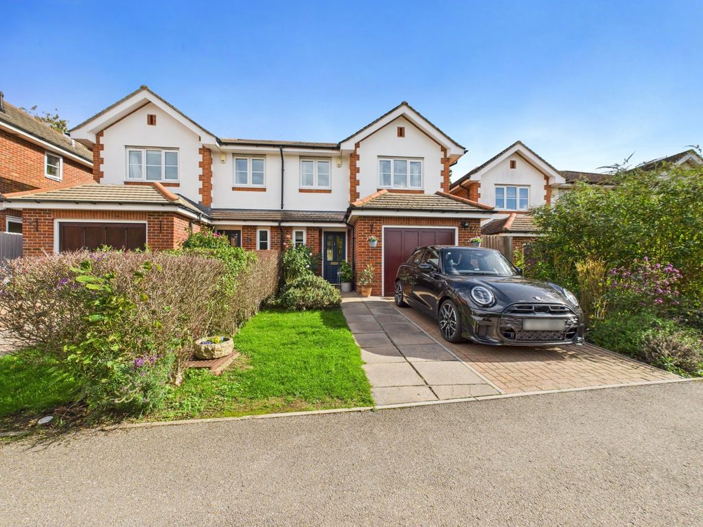 Property photo 1 of 19 Front