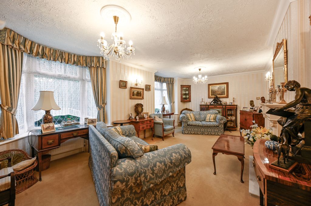 Property photo 3 of 25