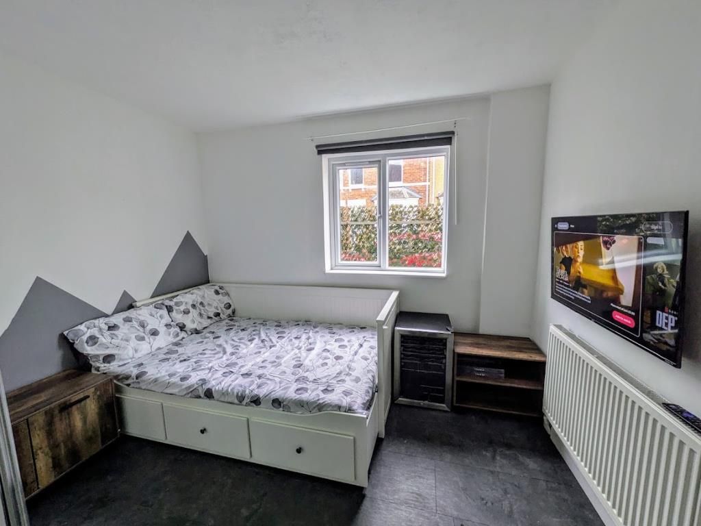 Property photo 3 of 3 Master