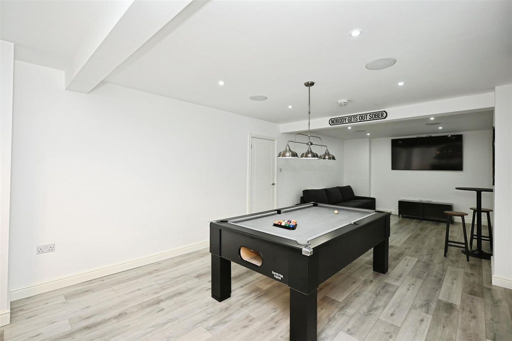 Property photo 3 of 47 Bar/Games Room