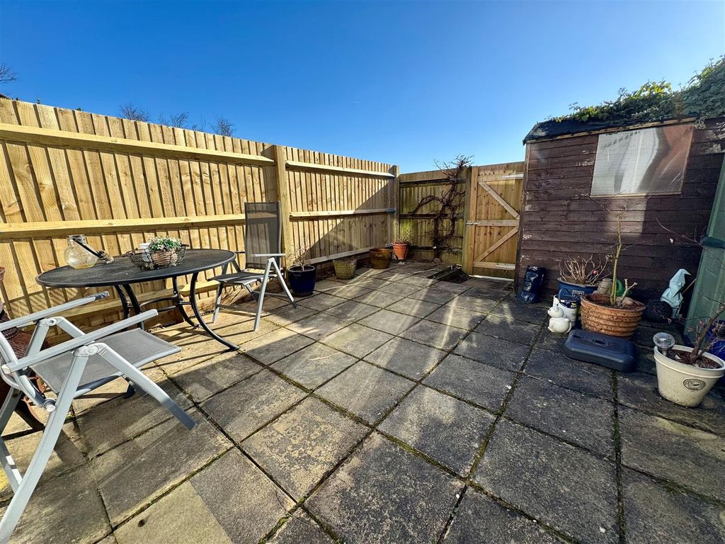Property photo 3 of 13 Garden 3.Jpg