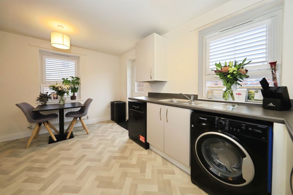 Property photo 3 of 16