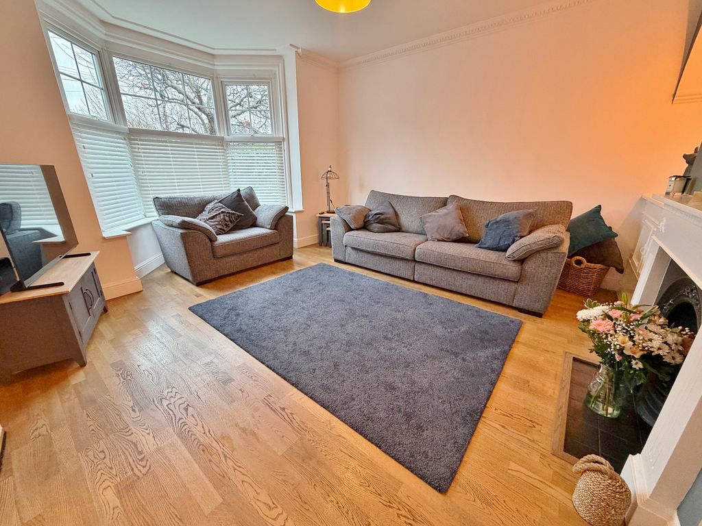 Property photo 3 of 31