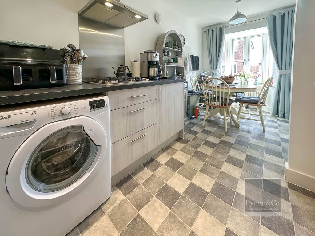 Property photo 3 of 18