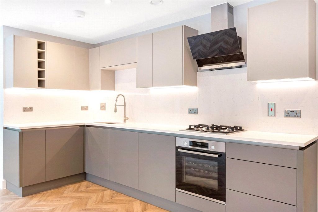 Property photo 3 of 12 Picture No. 24