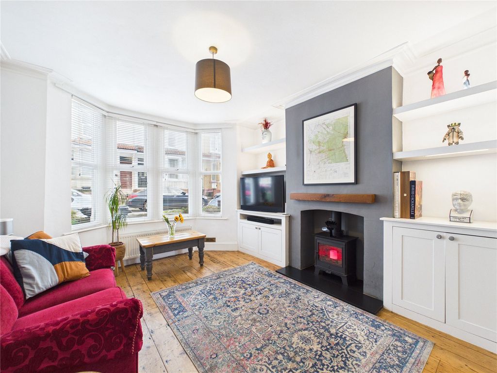 Property photo 3 of 27 Picture No. 11