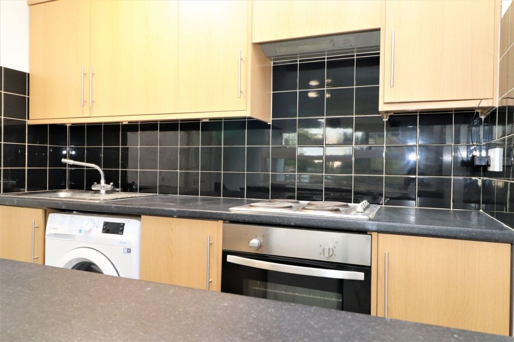 Property photo 3 of 7 Picture No. 07