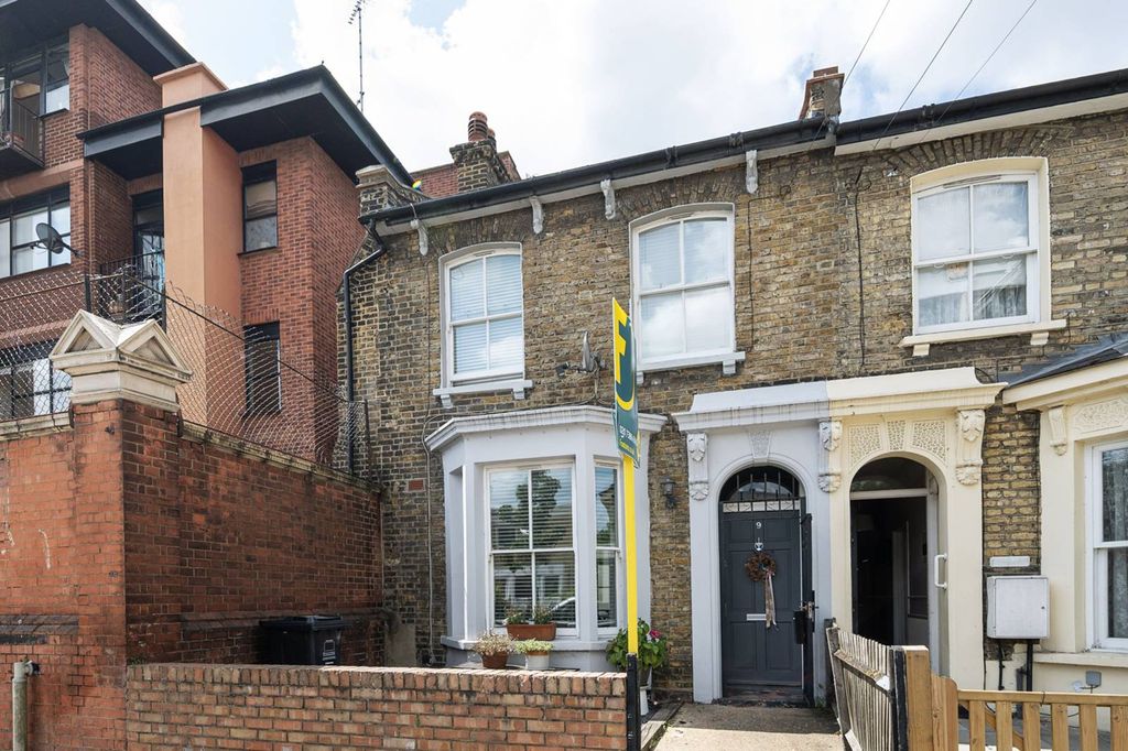 Property photo 2 of 13