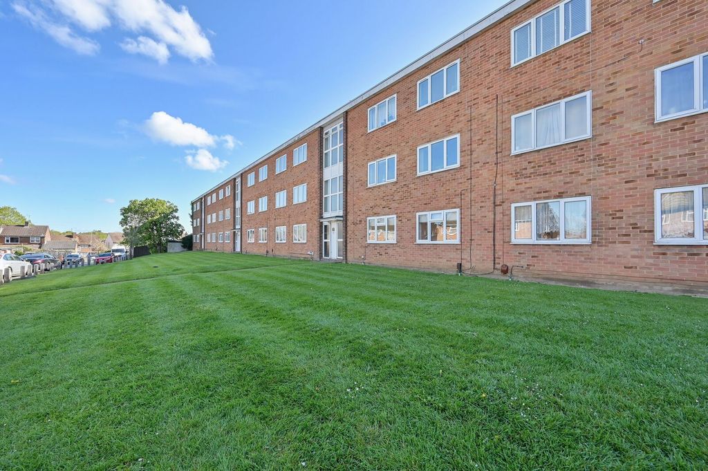 Property photo 3 of 11