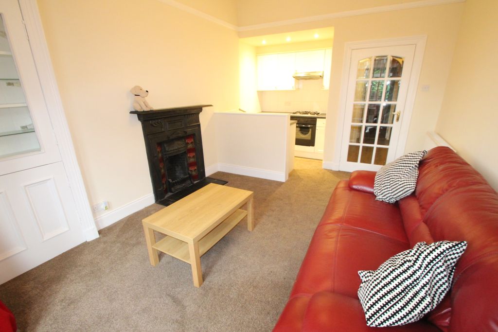 Property photo 2 of 6 Lounge