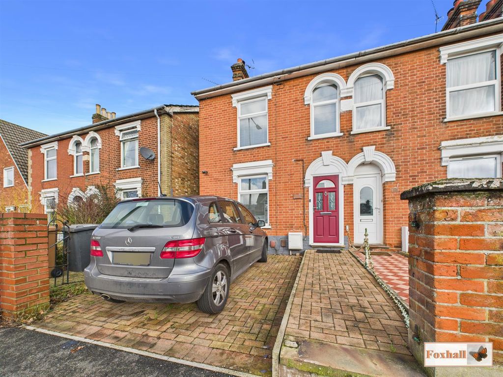 Property photo 1 of 28 Front Garden