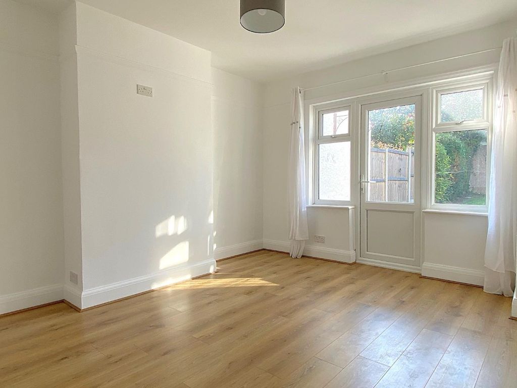 Property photo 3 of 13 Dining Room.Jpg