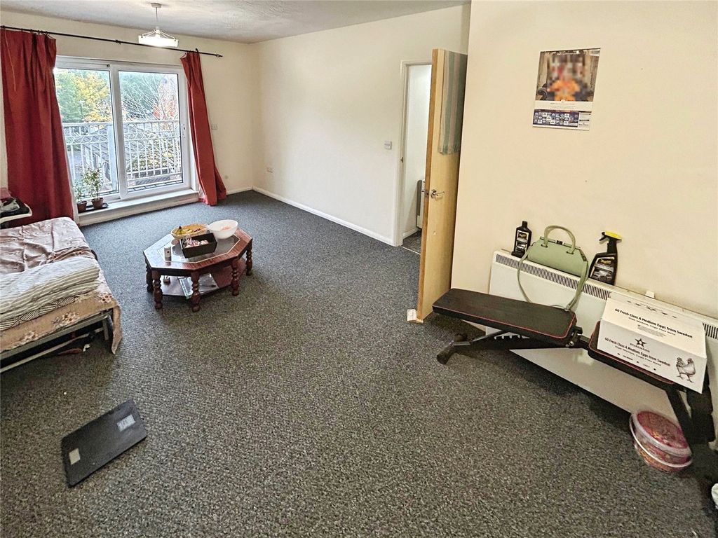 Property photo 2 of 7 Picture No. 15