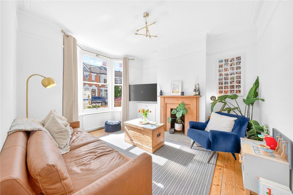 Property photo 2 of 16 Picture No. 15