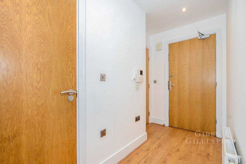 Property photo 3 of 19 Pbox-Img.Jpg