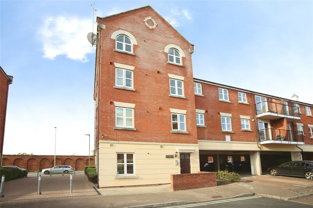 Property photo 2 of 10 Picture No. 17