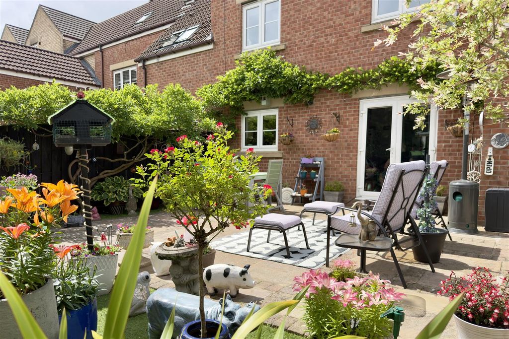 Property photo 2 of 36