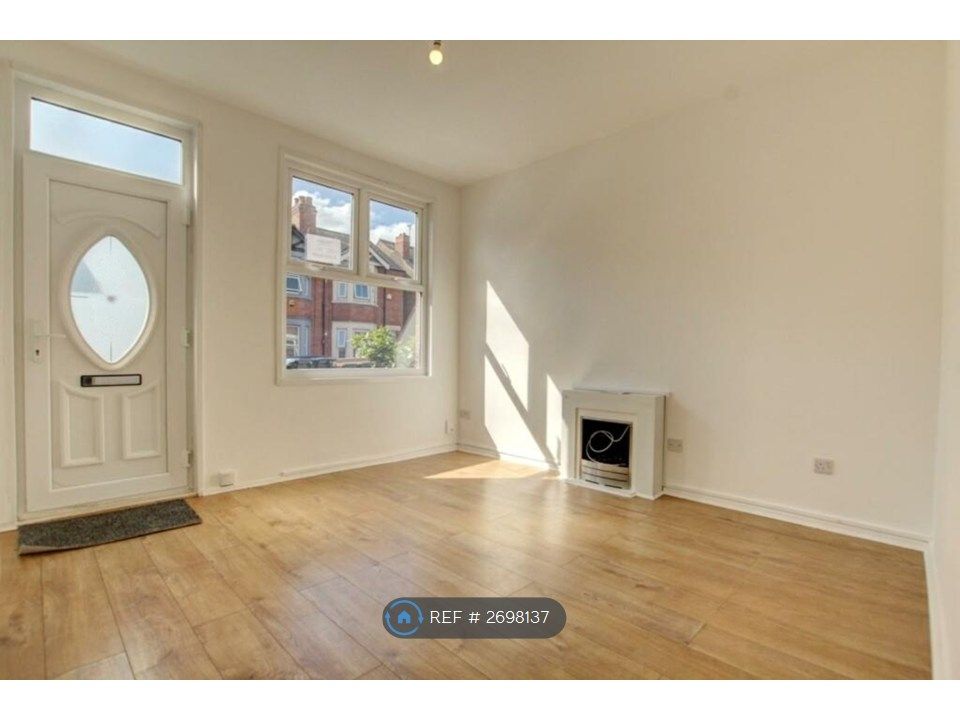 Property photo 2 of 12 Lounge