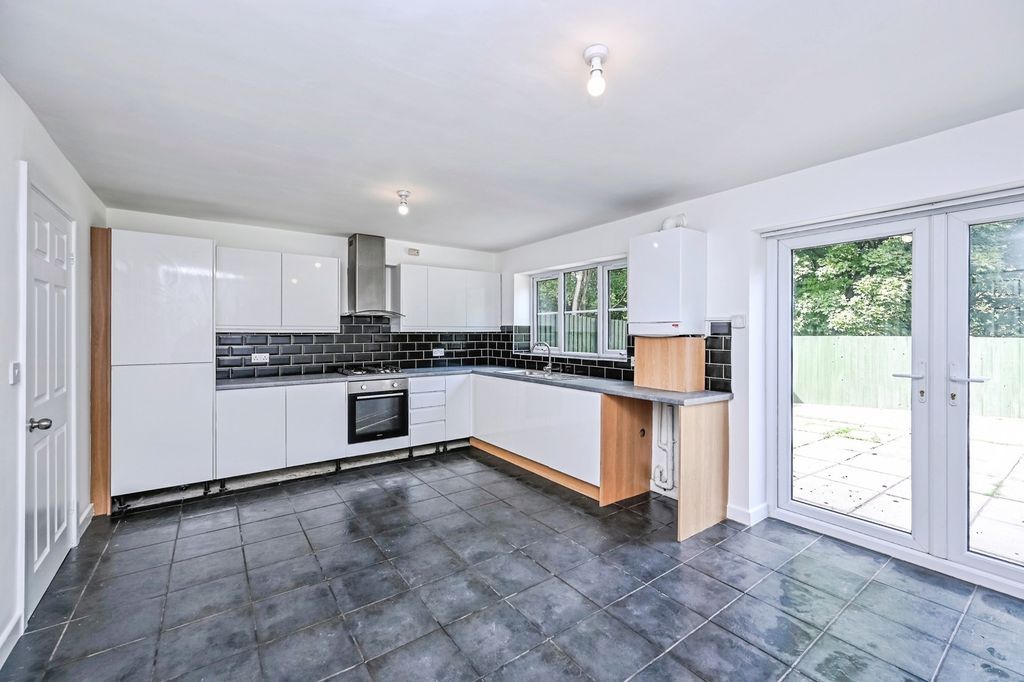Property photo 2 of 20 Kitchen Dining Room
