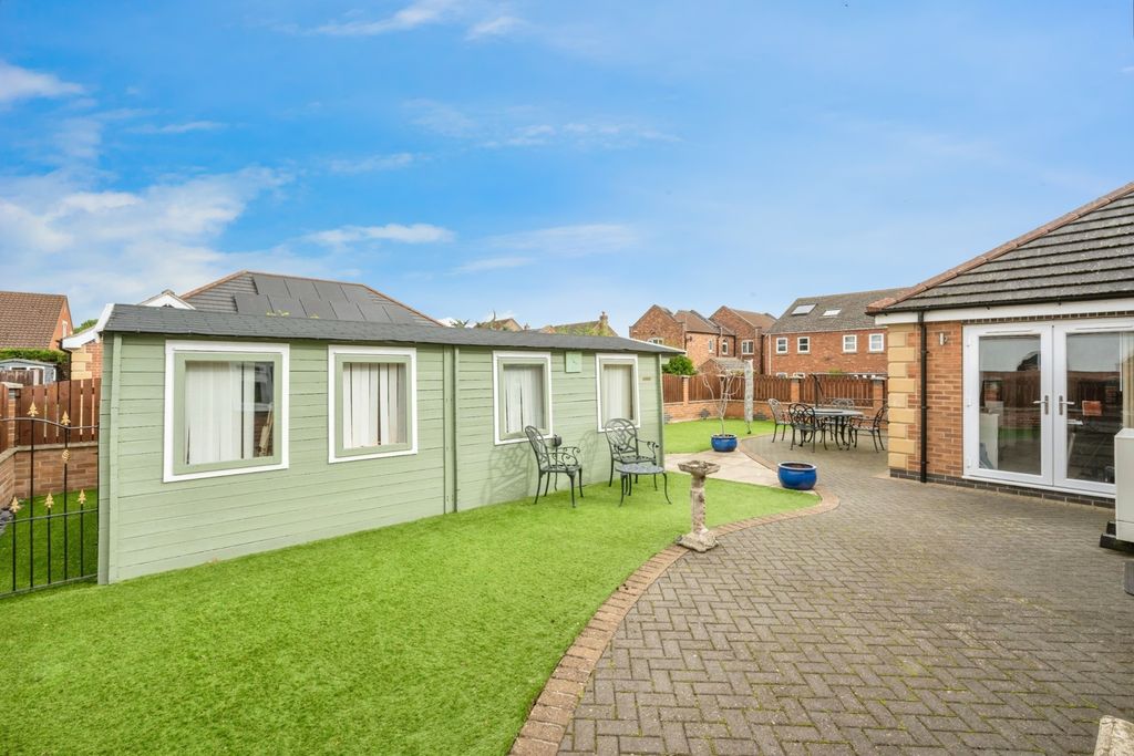 Property photo 3 of 17 Photo