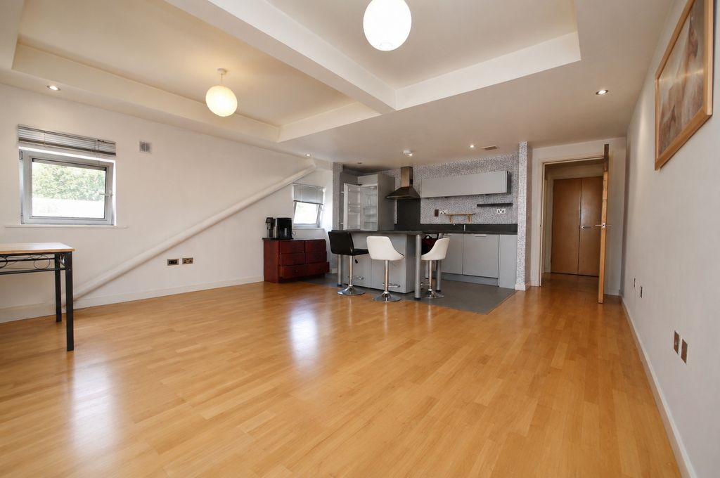 Property photo 3 of 13 2877802
