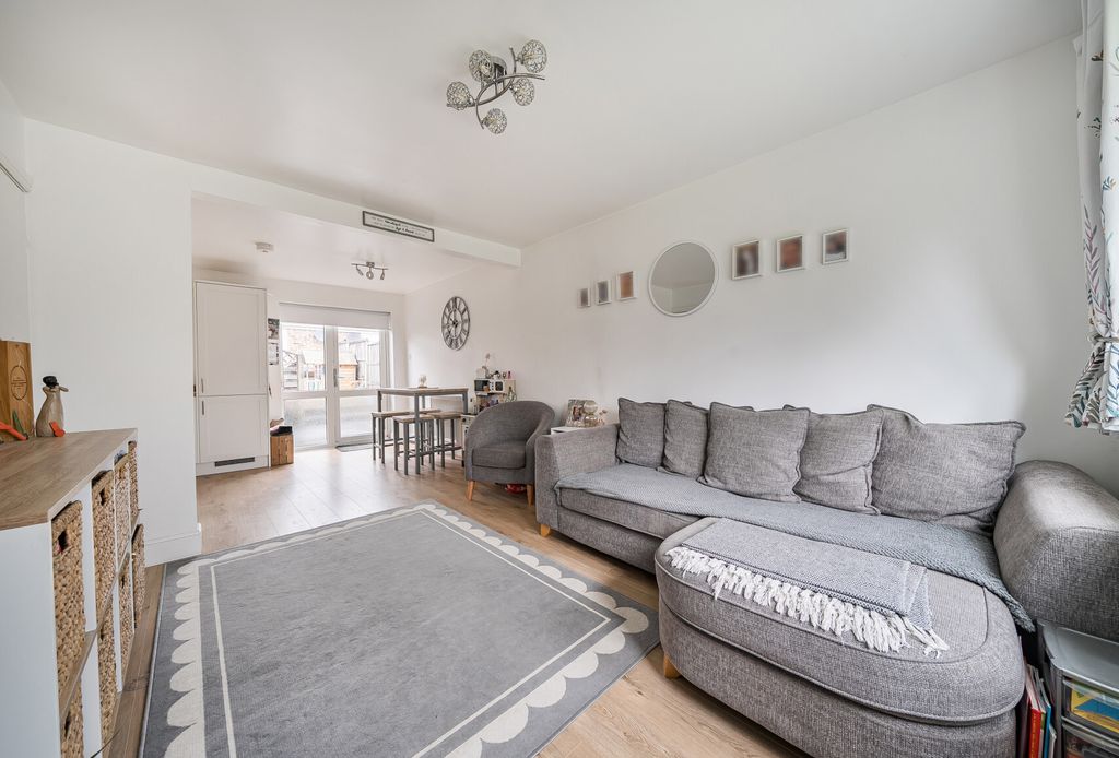 Property photo 3 of 16 1400912-6-698B3ce...