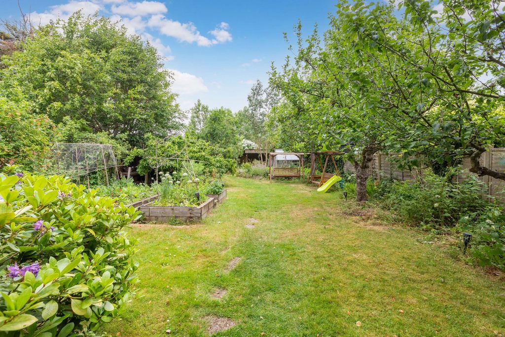 Property photo 3 of 31