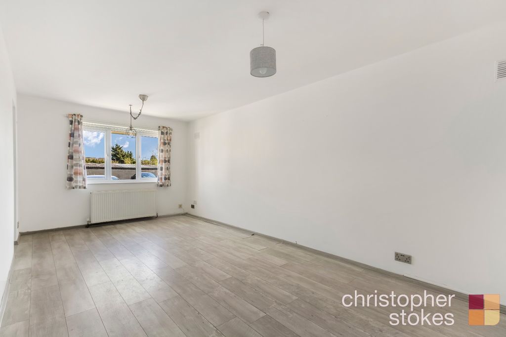 Property photo 3 of 12 4070966