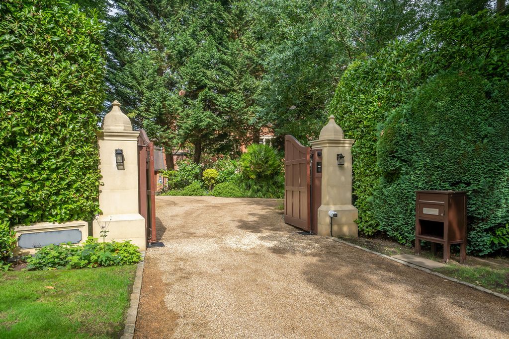 Property photo 2 of 49