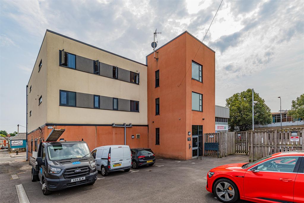 Property photo 1 of 12 Victoria Park Court-1.Jpg