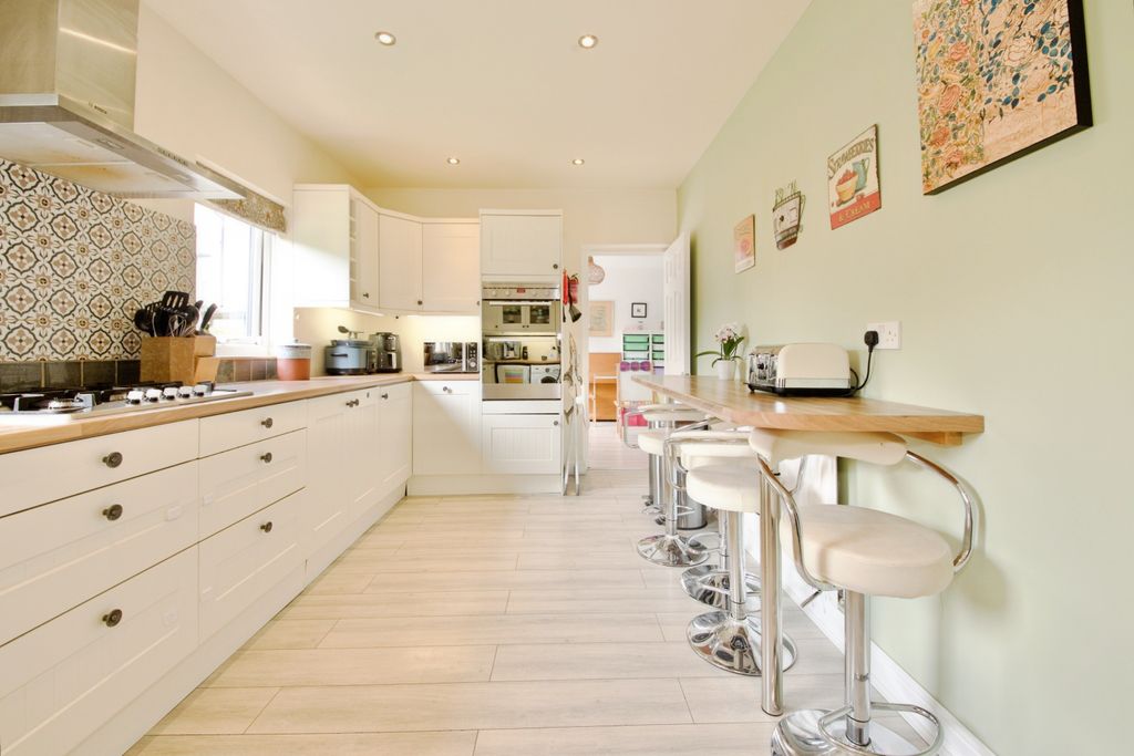 Property photo 2 of 20 Img_2746