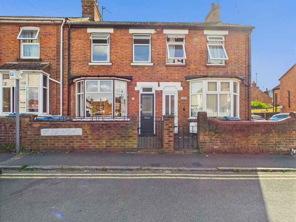 Property photo 1 of 13 Cam04907G0-Pr0235-Still031.Jpg