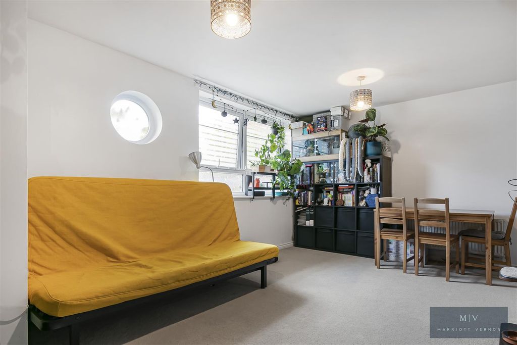 Property photo 1 of 12 Dunedin Court F3 Marriott-4.Jpg