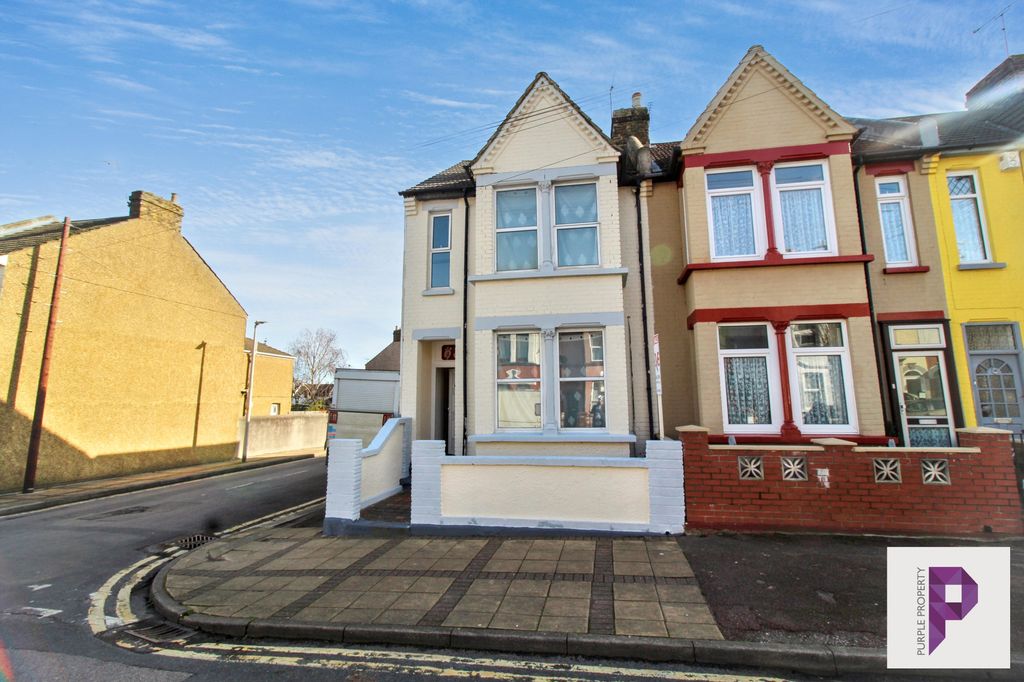 Property photo 1 of 9