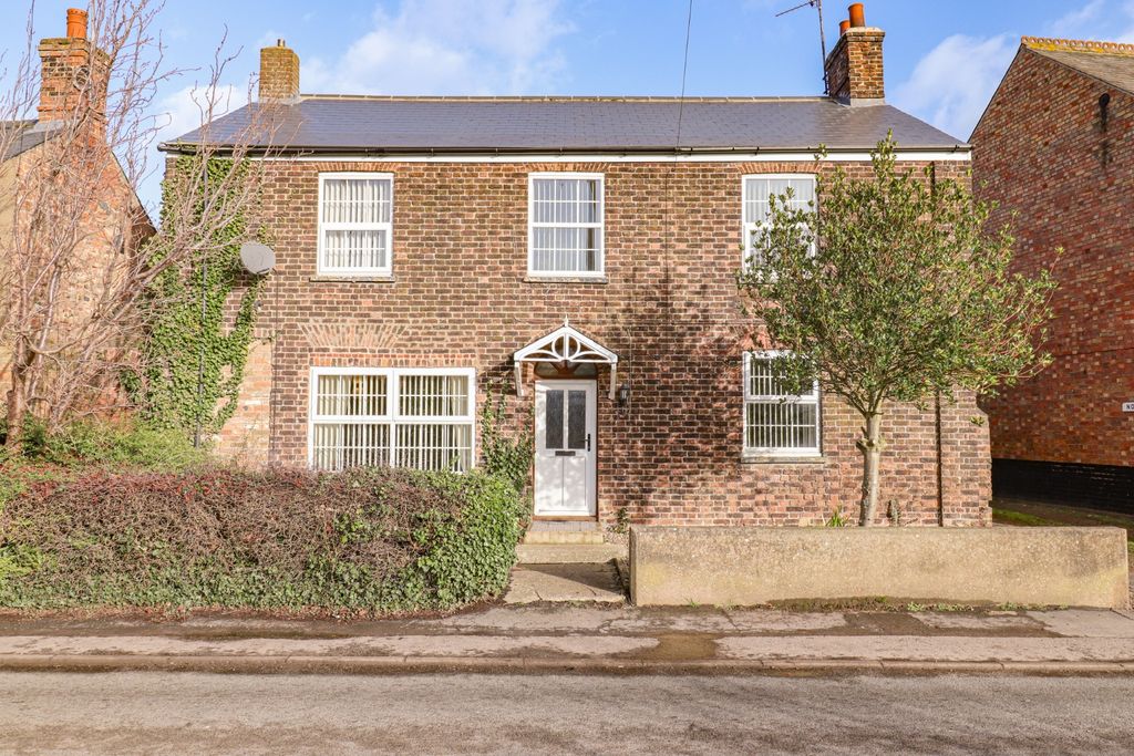 Property photo 1 of 29 3865421