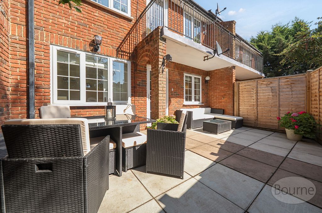 Property photo 1 of 15 4726Ec09-333E-4d8...