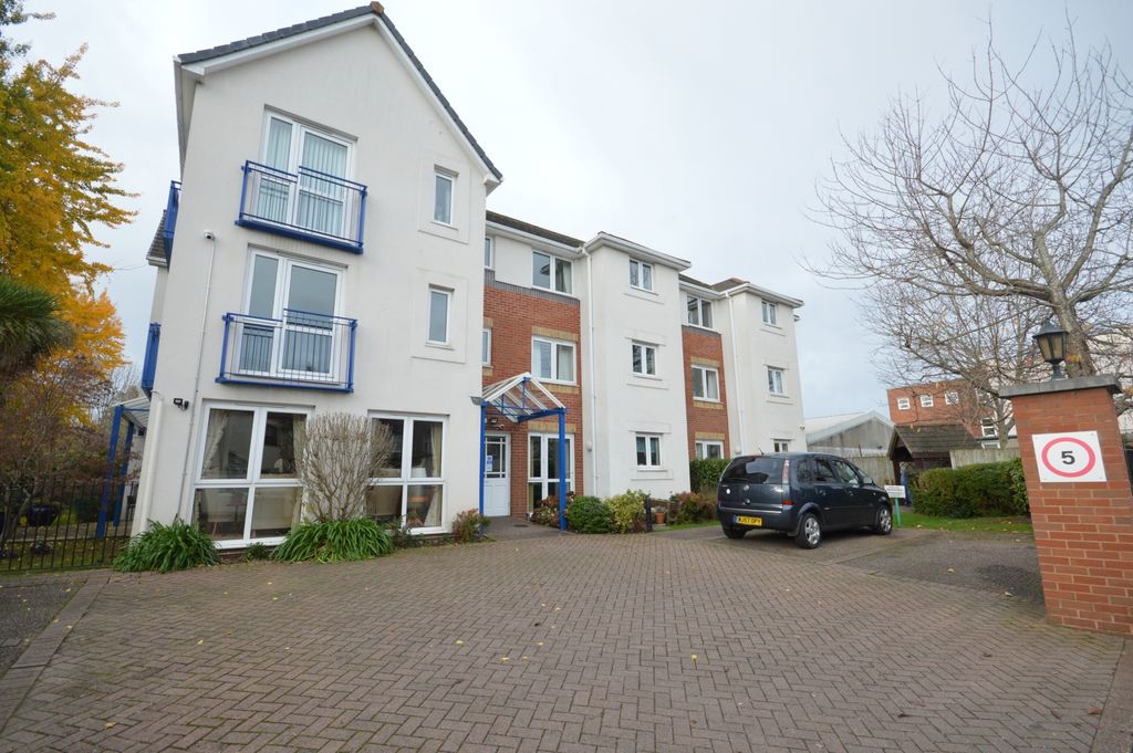 Property photo 1 of 10 Front