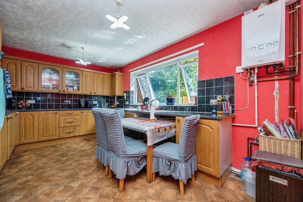 Property photo 3 of 17