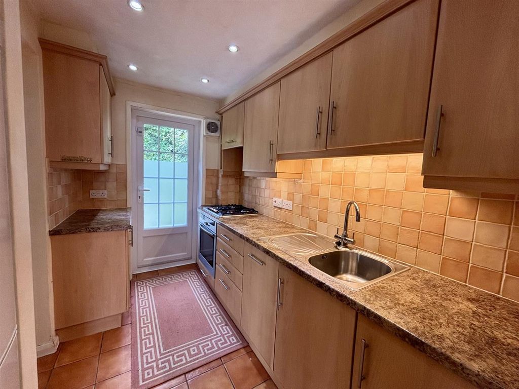 Property photo 2 of 11 Kitchen.Jpg