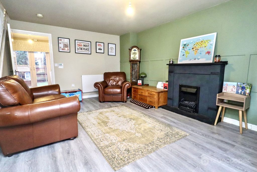 Property photo 2 of 19 4808542