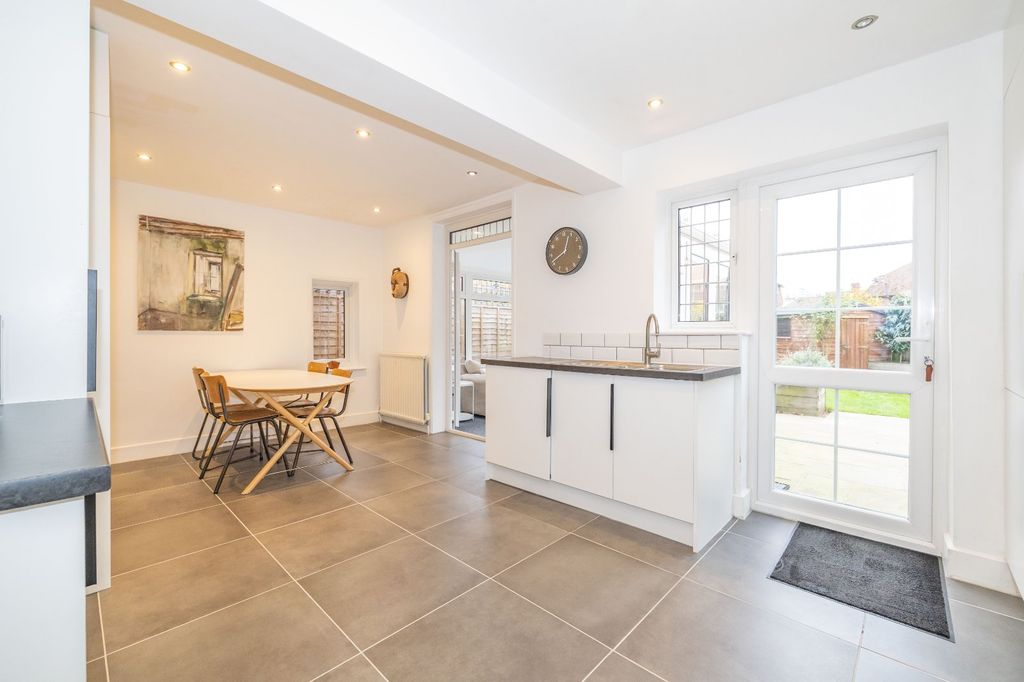 Property photo 3 of 14 Picture 3