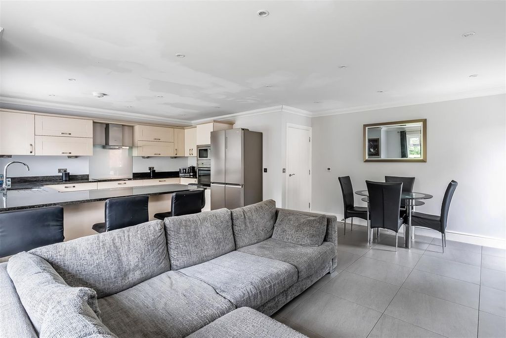 Property photo 2 of 44 5-Gainsford-Place-27.Jpg