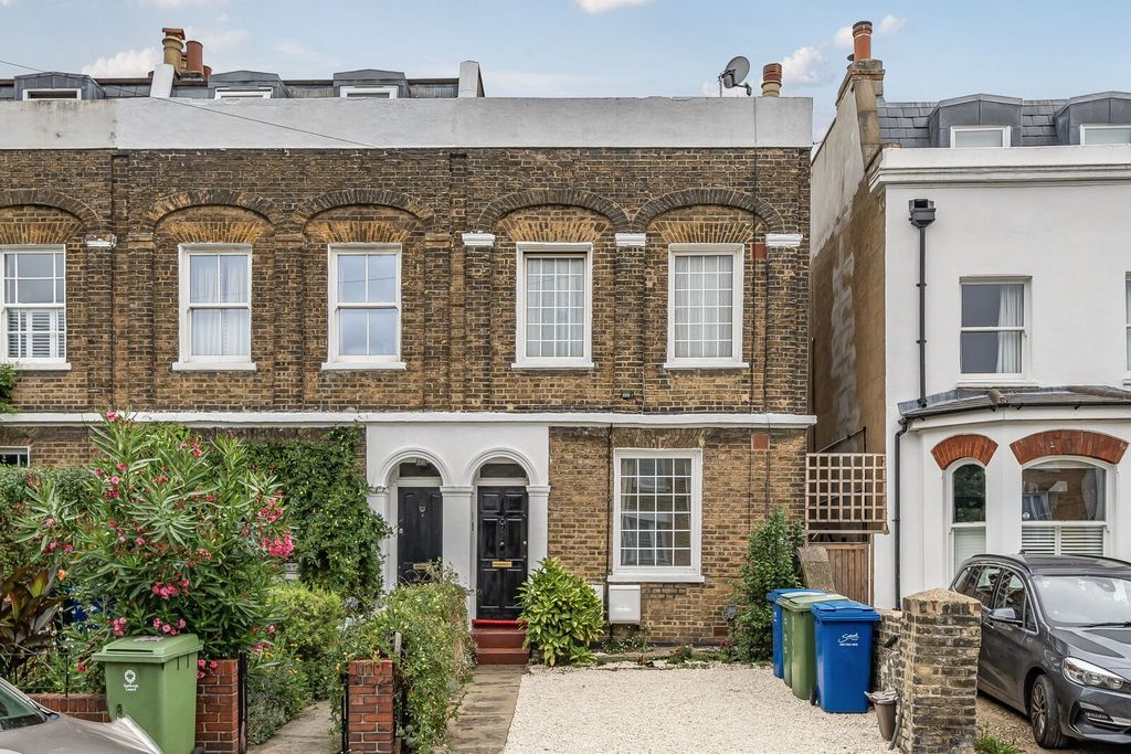 Property photo 1 of 17
