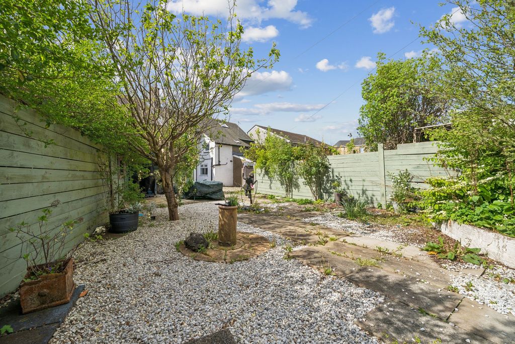 Property photo 2 of 26