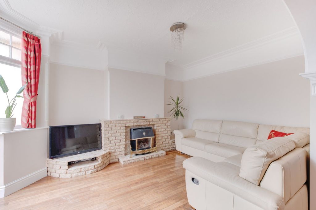 Property photo 3 of 18 Picture No. 03