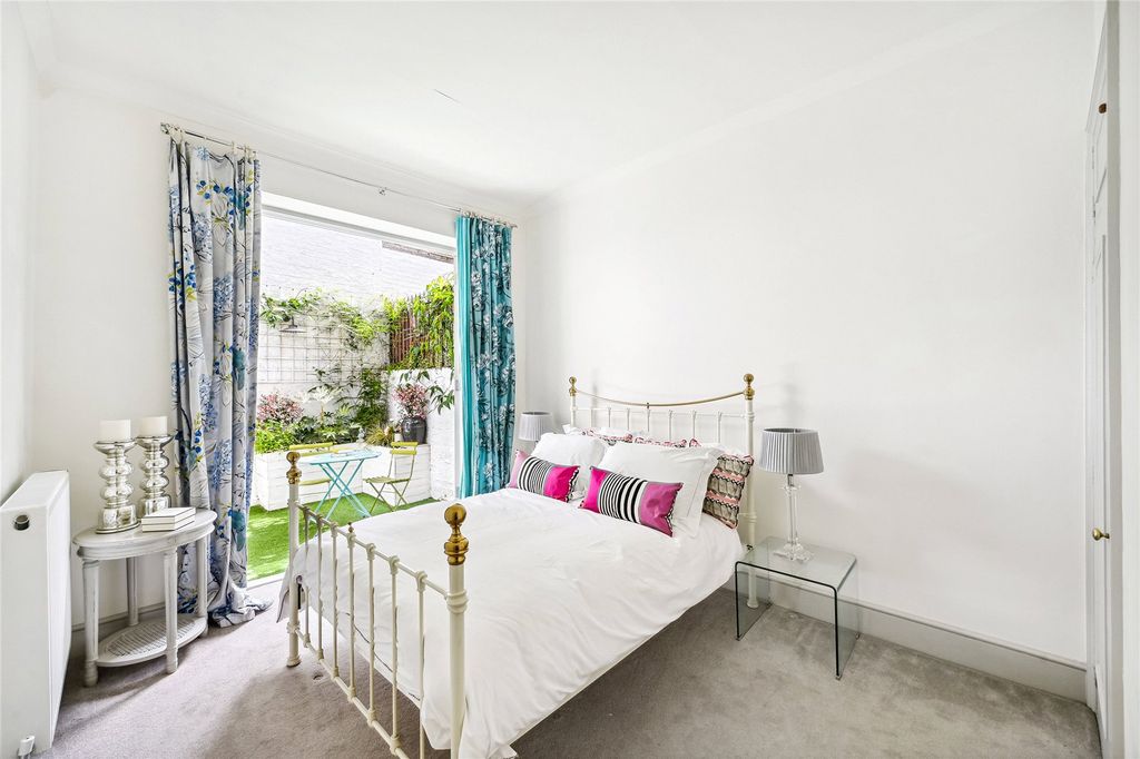 Property photo 3 of 15 Picture No. 11