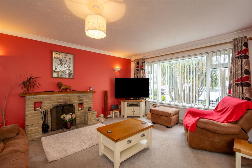 Property photo 3 of 20 Sitting Room.Jpg
