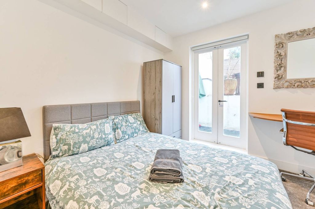 Property photo 3 of 8