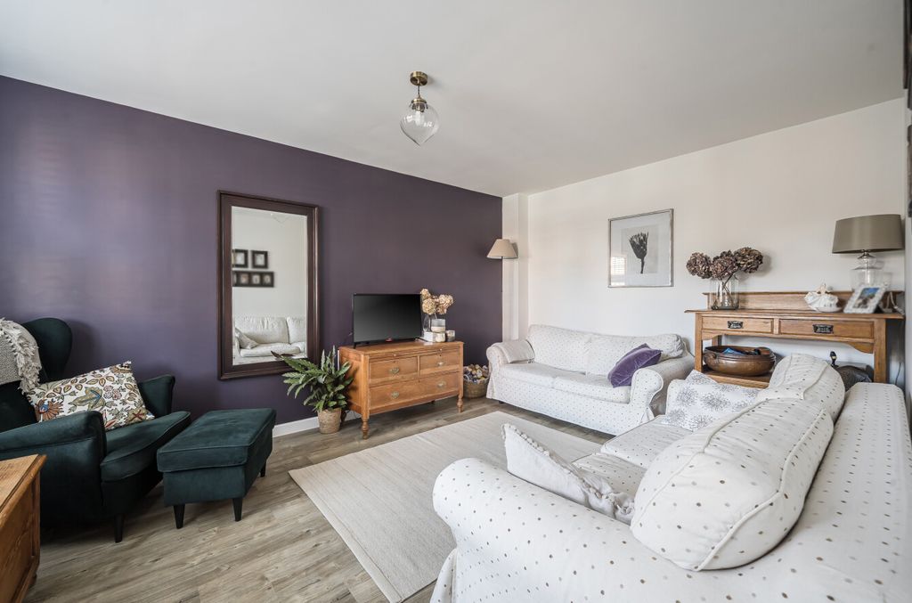 Property photo 3 of 25 1429456-20-69Bc1c...