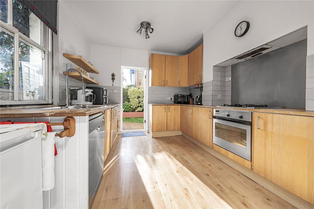 Property photo 3 of 23 Picture No. 23